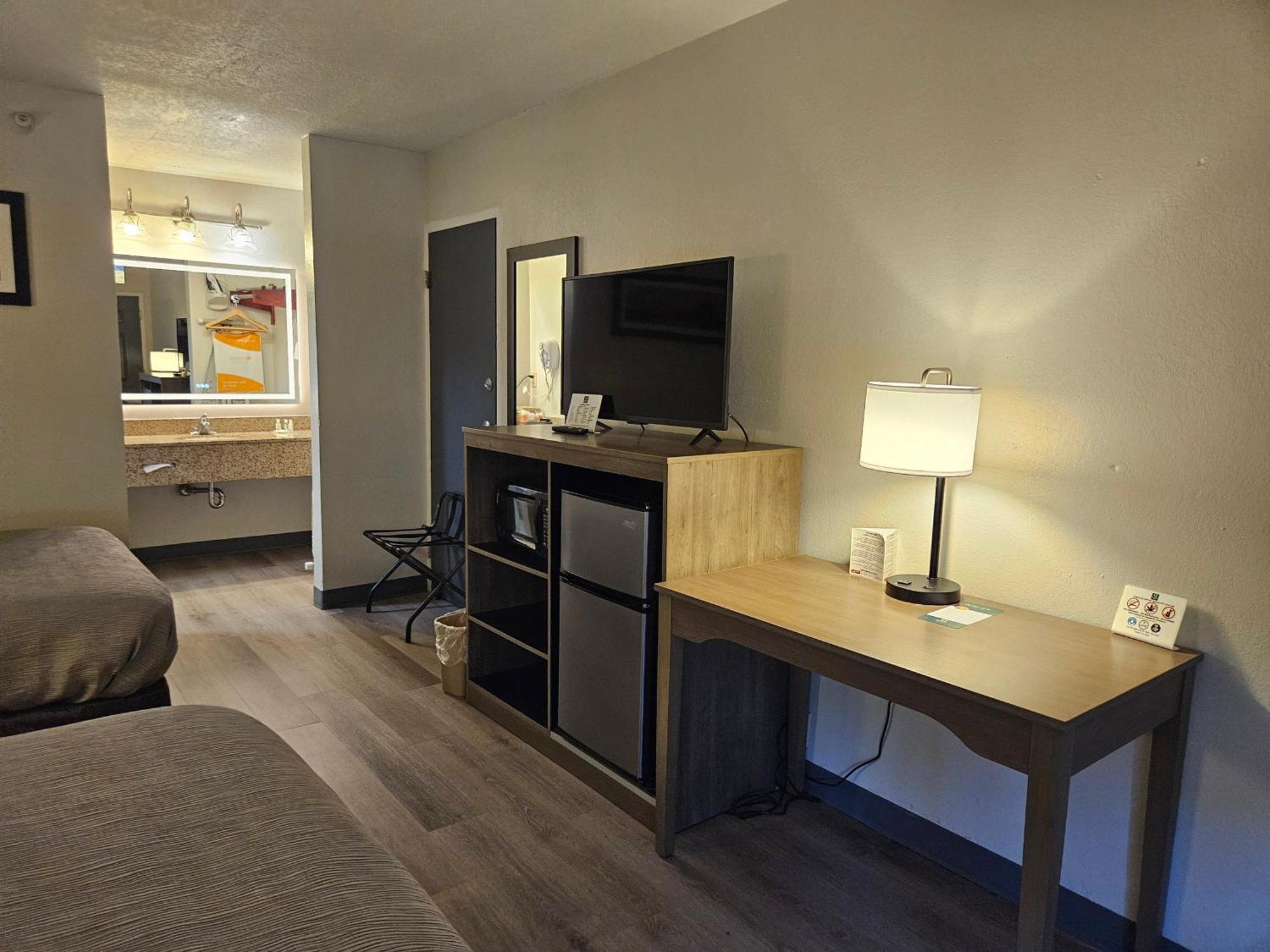 Quality Inn & Suites Greenville I-65 Екстер'єр фото