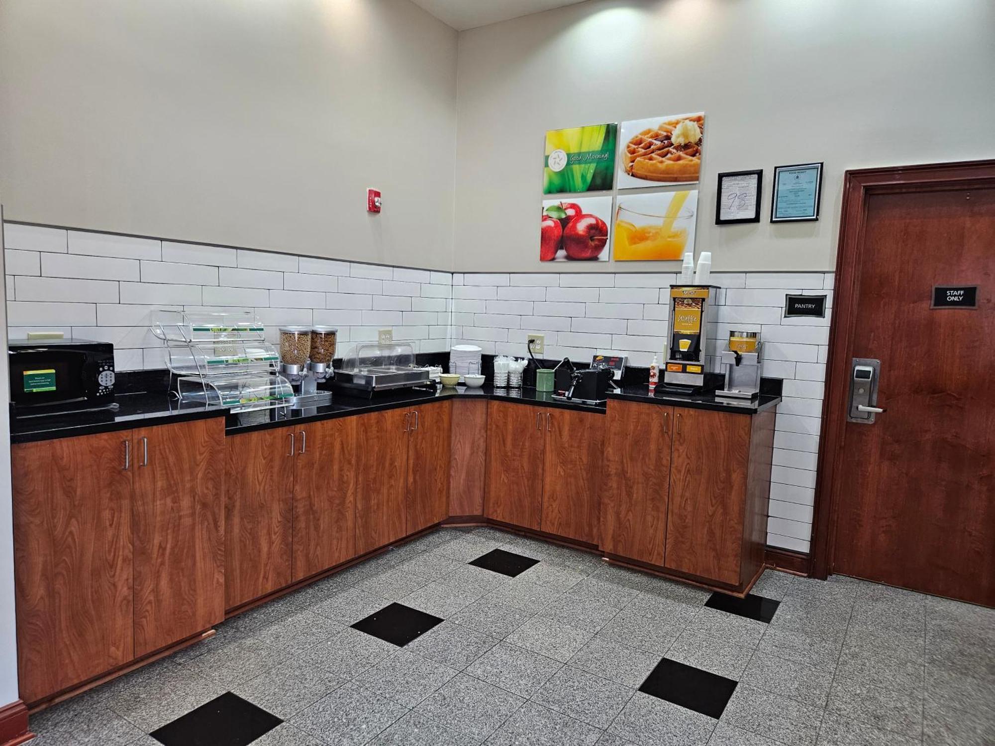 Quality Inn & Suites Greenville I-65 Екстер'єр фото